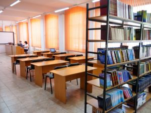 «Открытое образование» — современная образовательная платформа, предлагающая онлайн-курсы по базовым дисциплинам, изучаемым в российских университетах.